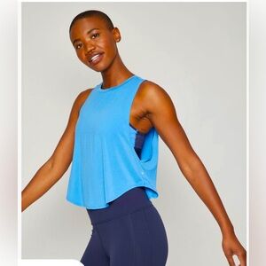 FOURLAPS River Aqua Turquoise Blue CURVE TANK Premium Athletic Top LARGE NWT